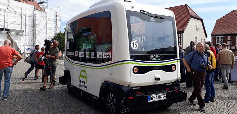 Das autonome Shuttle EZ10 in Wusterhausen | Bildrechte: Büro autoBus